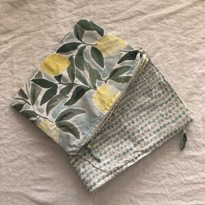 Pottery Barn set of 2 standard pillow shams Rebecca Atwood Lemon reversible